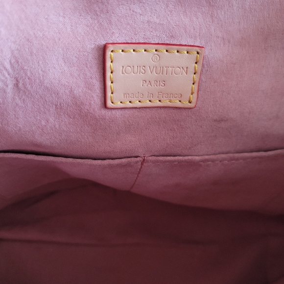 Woman's Purse - Picture 14 of 16